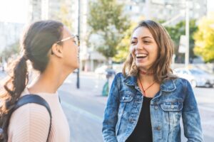 Read more about the article Spanish Conversation Starters: Breaking the Ice with Native Speakers